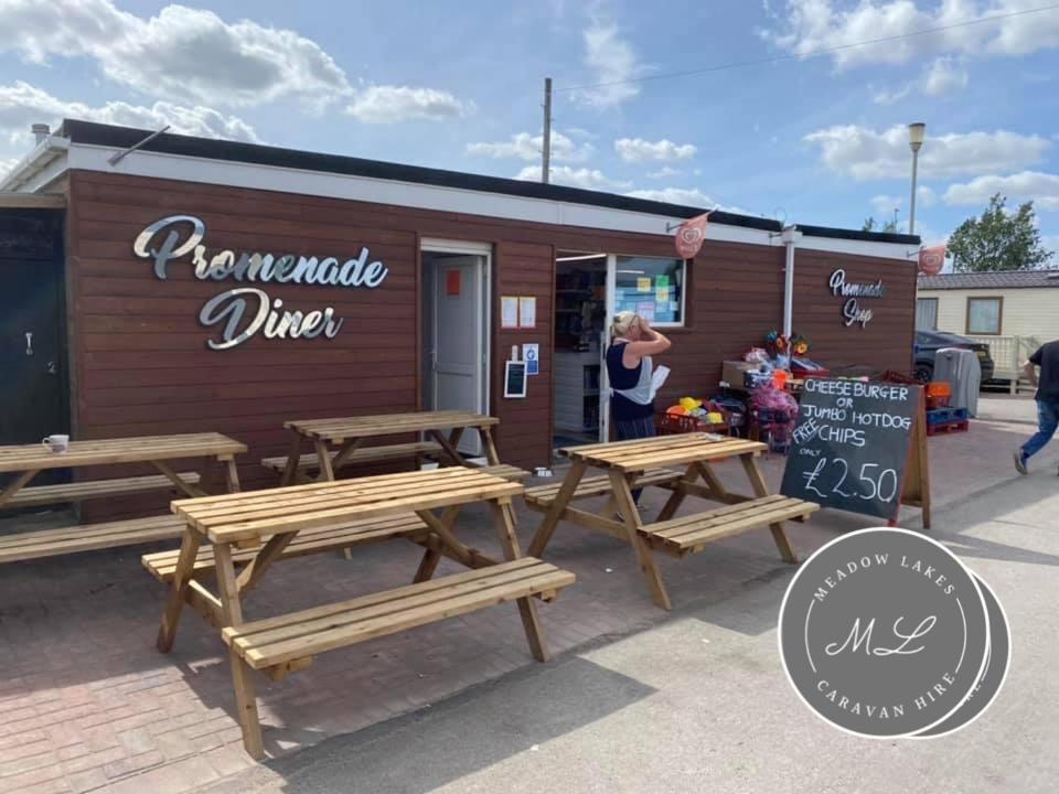 Promenade 566, Direct Beach Access, Close To Fantasy Island, Wifi, Pet Friendly - Meadow Lakes Caravan & Lodge Hire Skegness Exterior photo